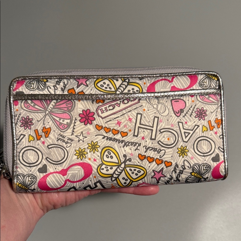 Coach Poppy Graffiti Butterfly Limited Edition  wallet Wristlet - Picture 15 of 16